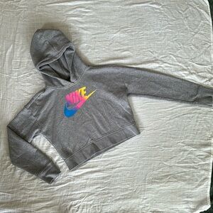 Nike graphic cropped hoodie. Girls Large.